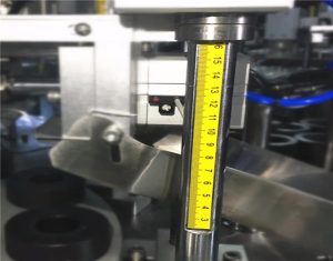 Ultraheli tihendav kosmeetikatorude täitmise masin