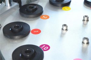 Ultraheli tihendav kosmeetikatorude täitmise masin